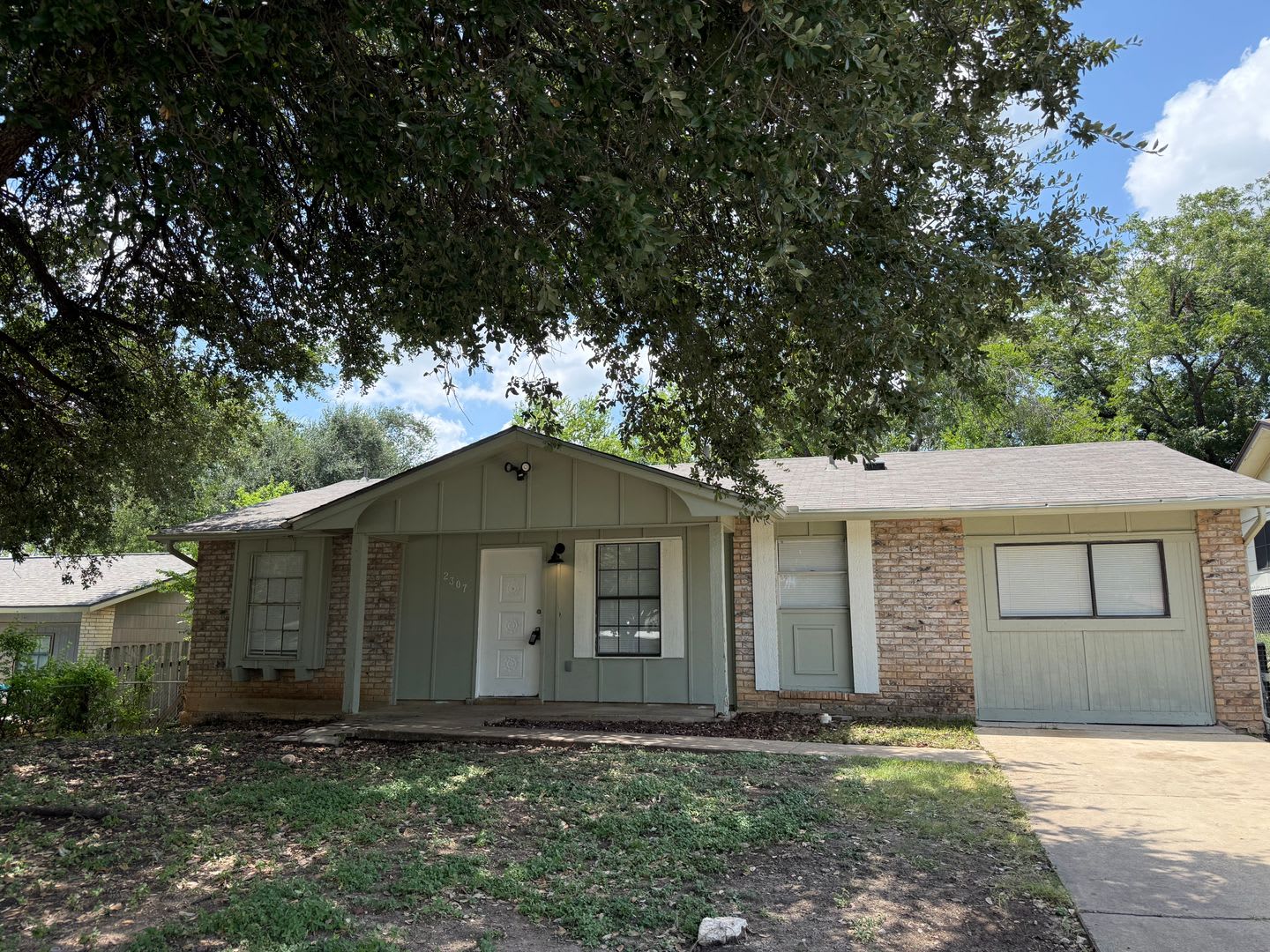 Updated 4-Bedroom Home with Hardwood Floors & Private Backyard in San Antonio – photo 1
