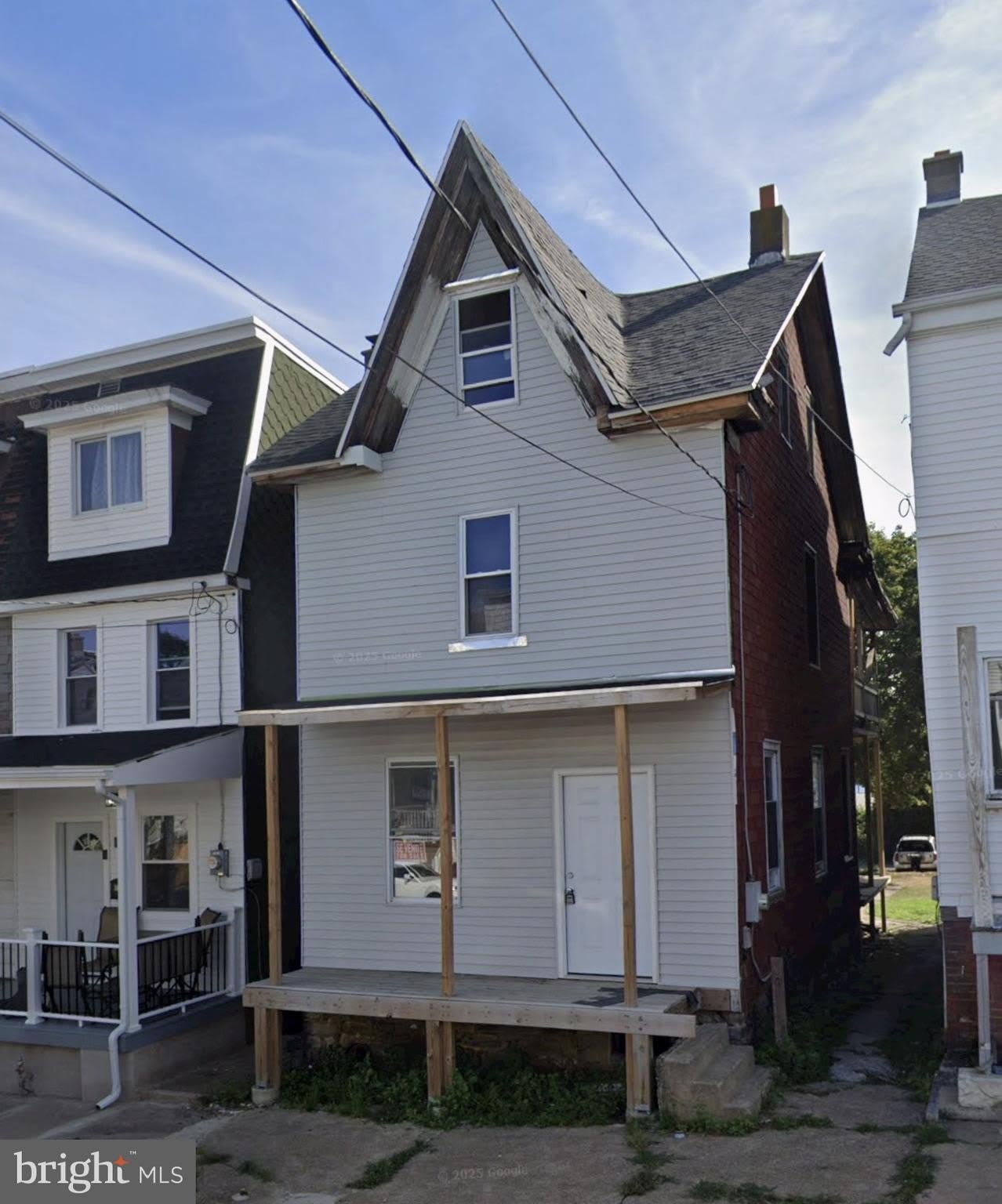 21 S LOCUST Street – photo 1