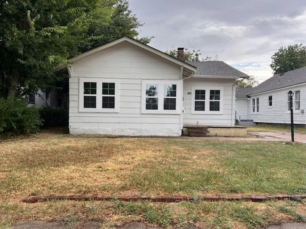 1004 NW 31 – photo 1