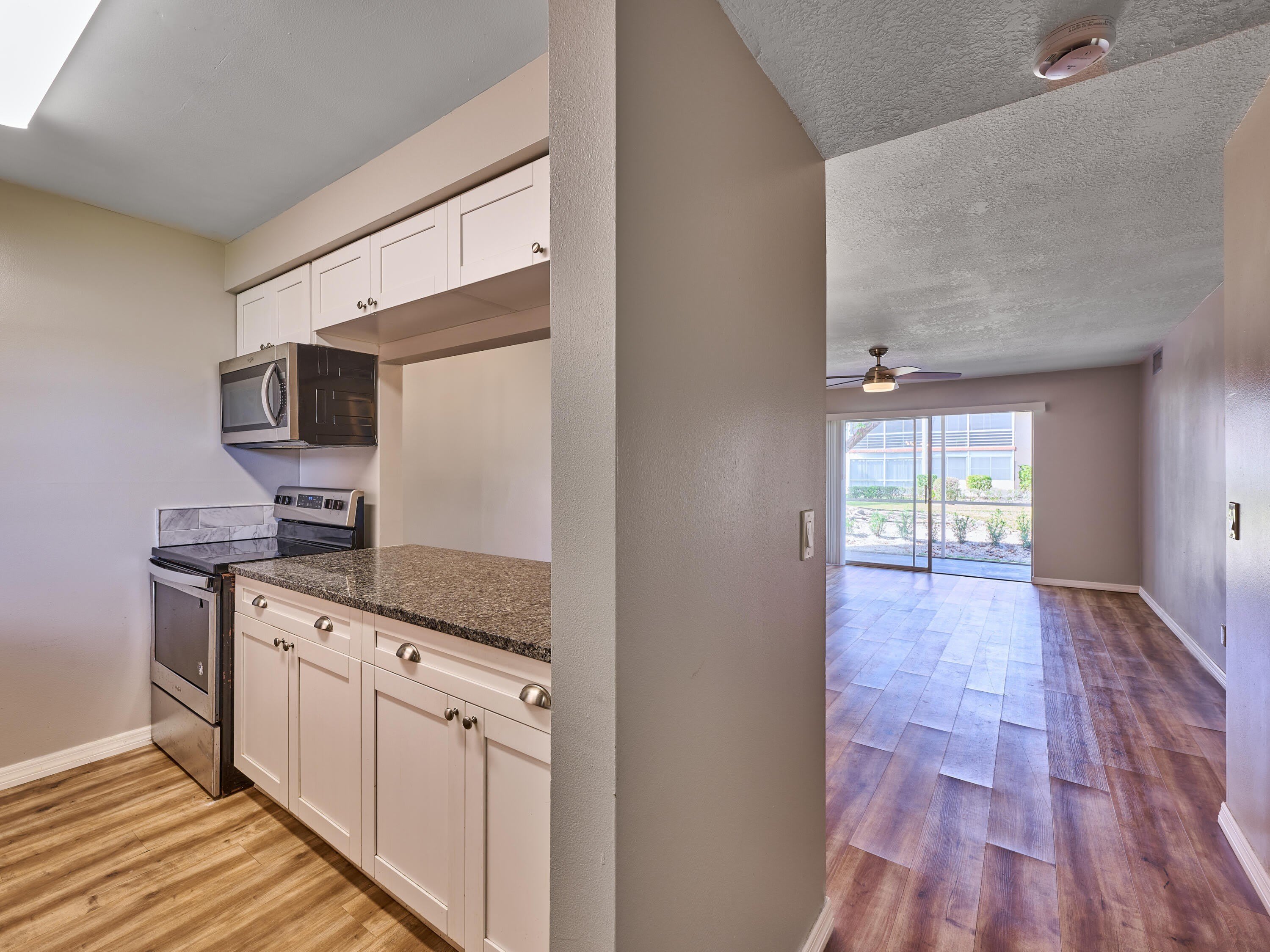 12021 W Greenway Drive – photo 3