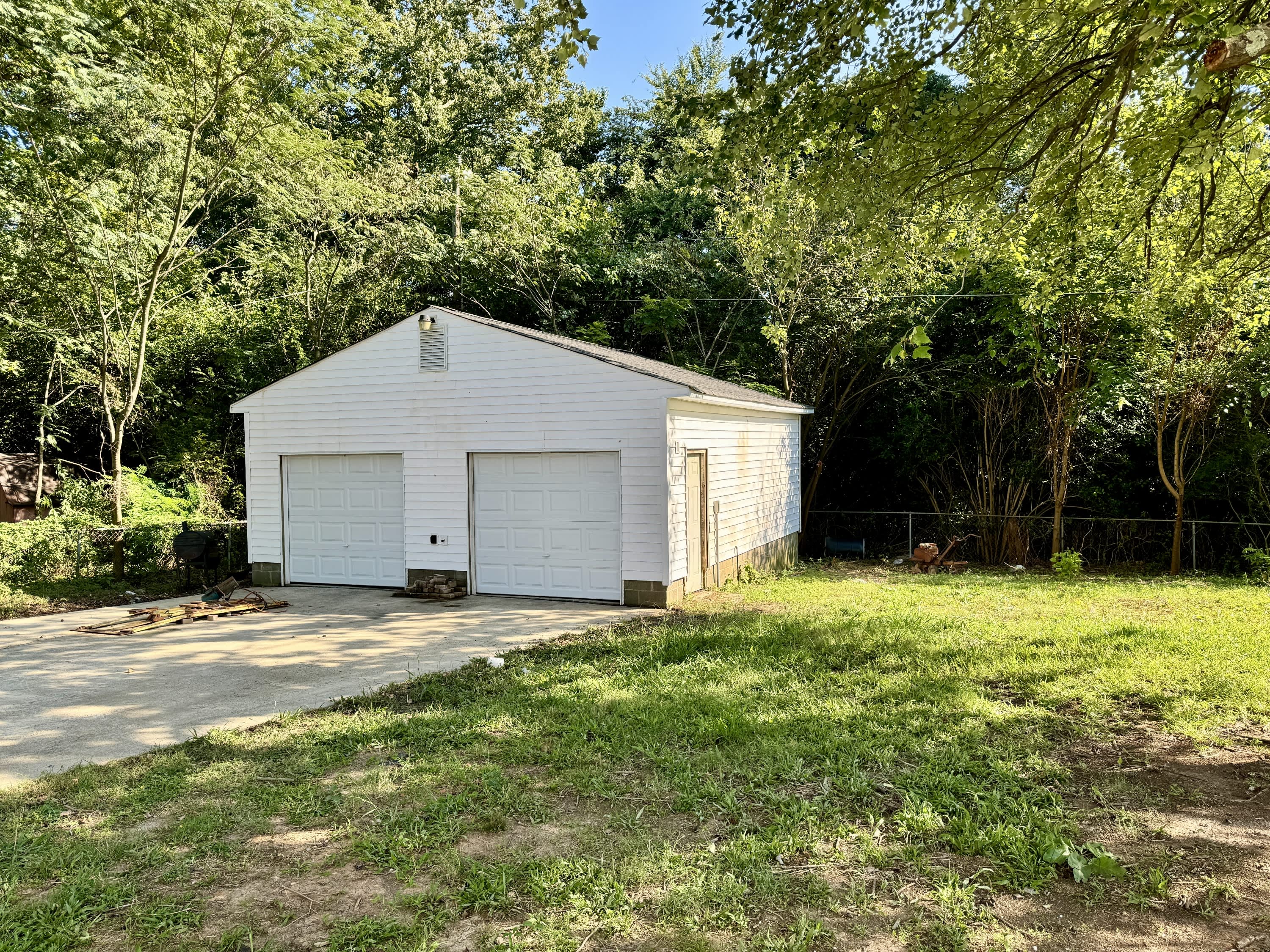 2401 Phoenix Drive – photo 2
