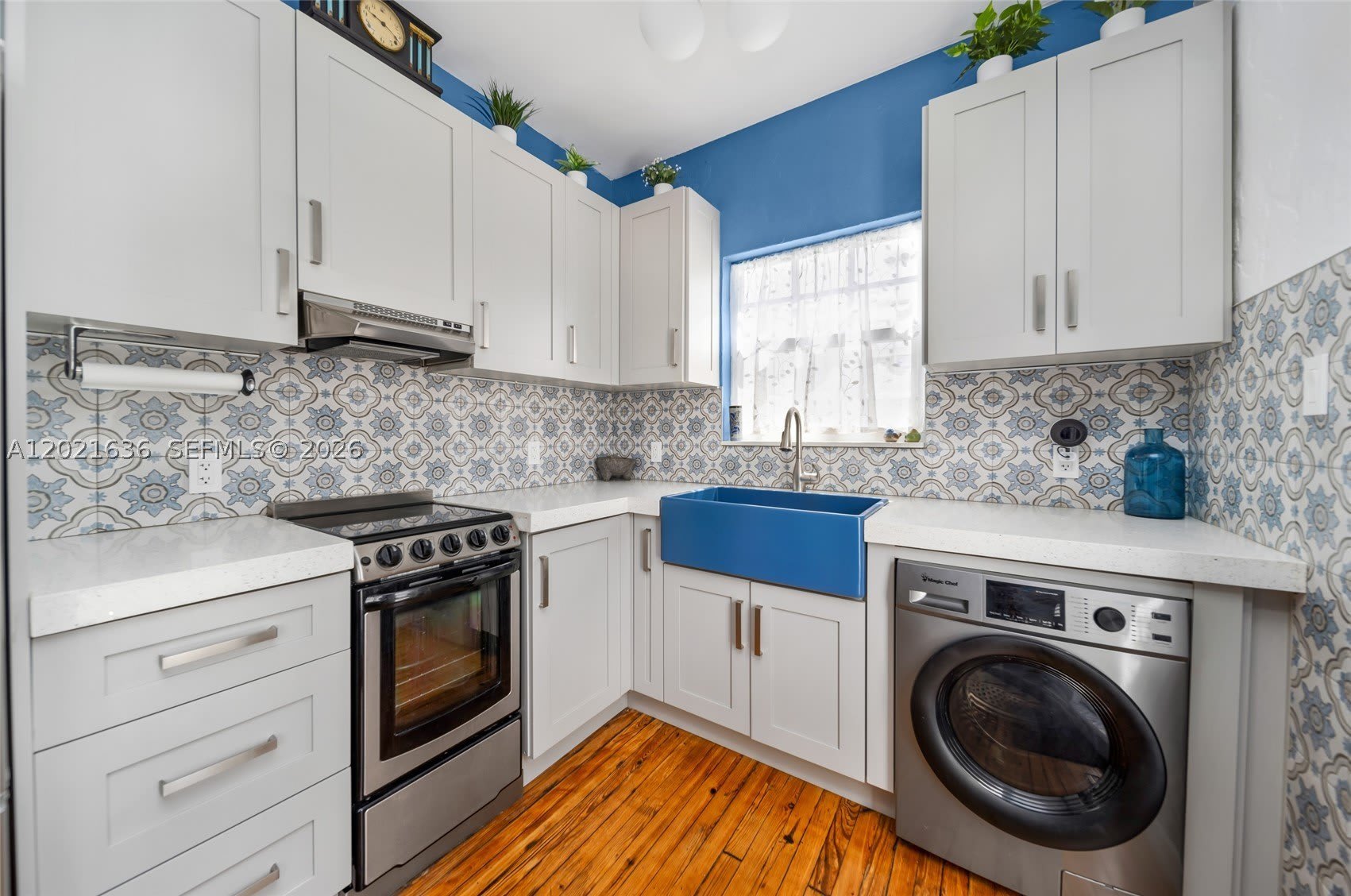 408 W 25th St – photo 3