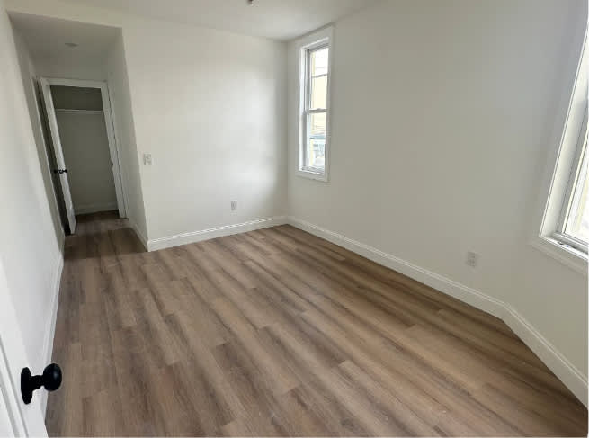 770 West Side Ave – photo 2