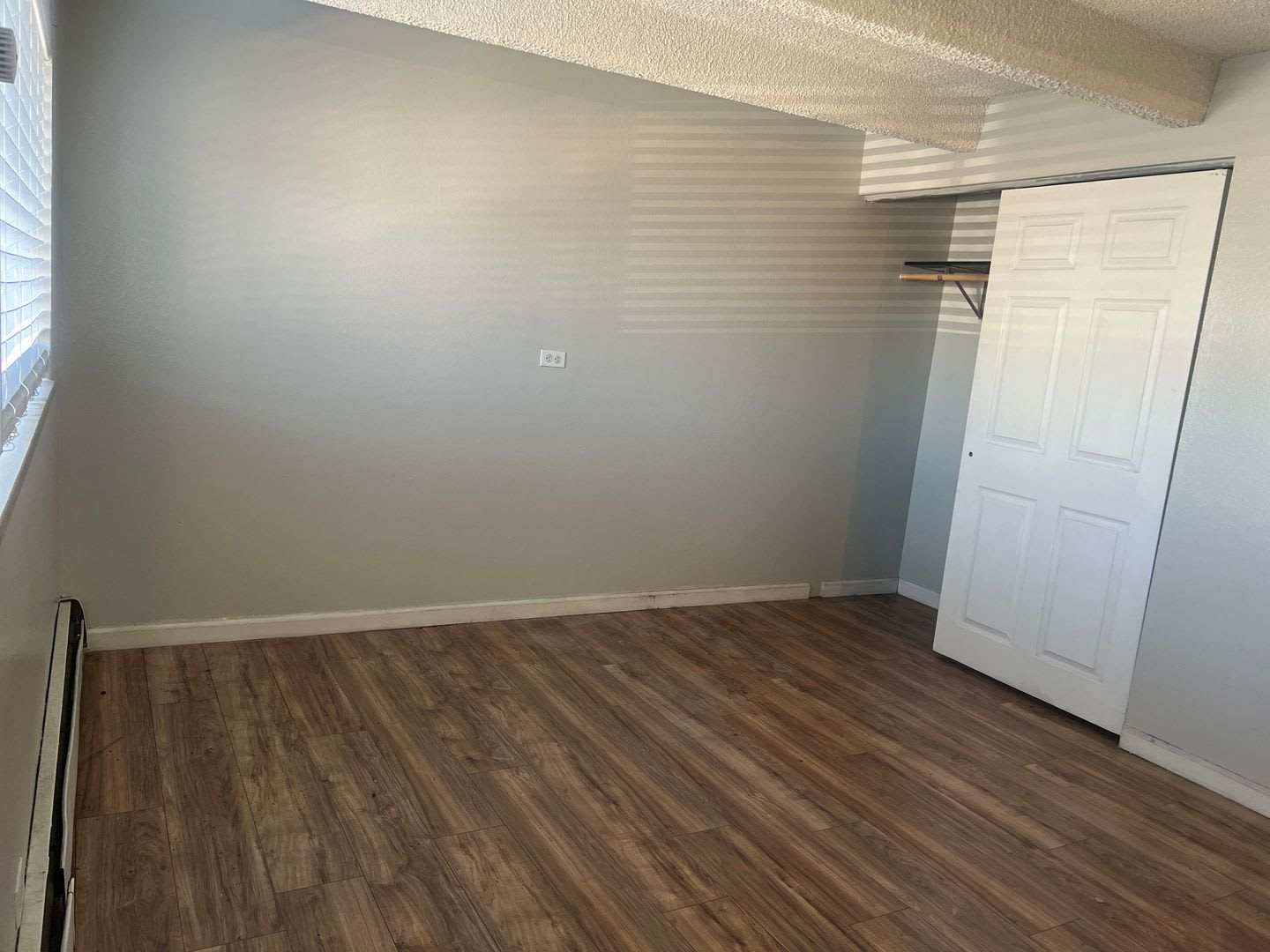 1 Bedroom Condo In Yosemite Court Condominiums Available Now – photo 4