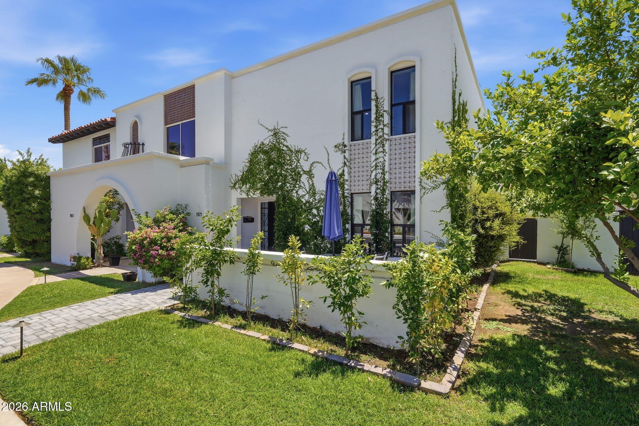 1921 E MEDLOCK Drive – photo 1