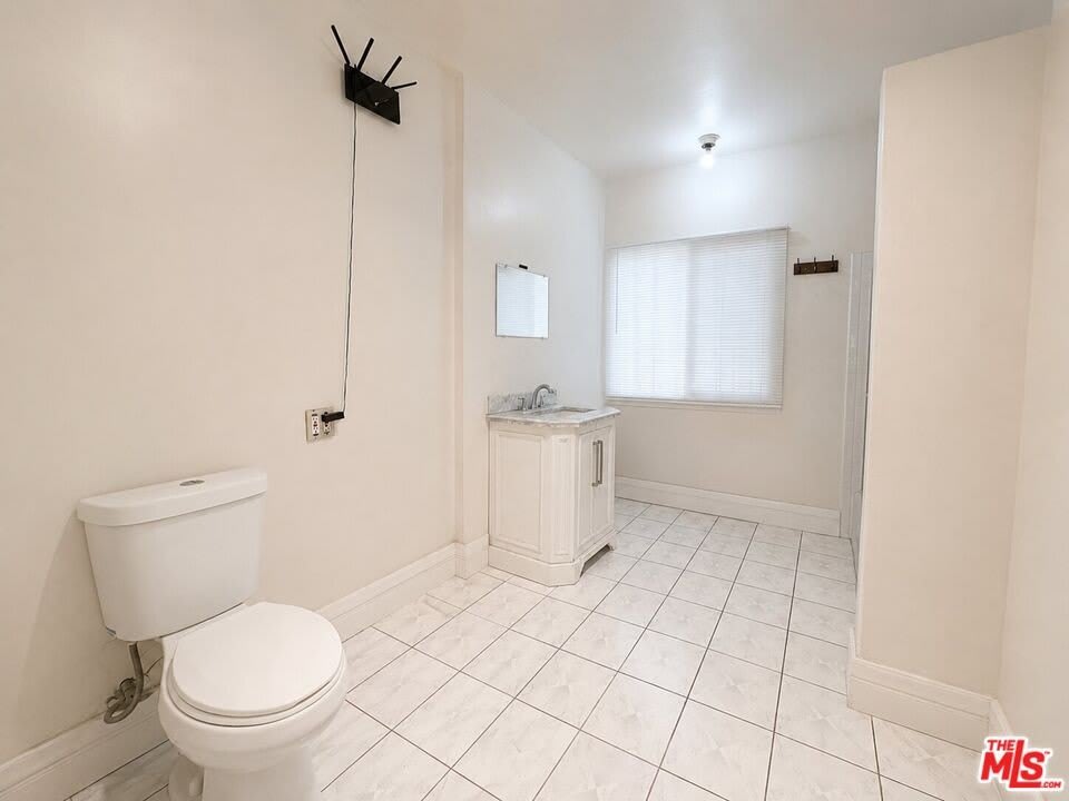 1188 W 37Th Dr – photo 4