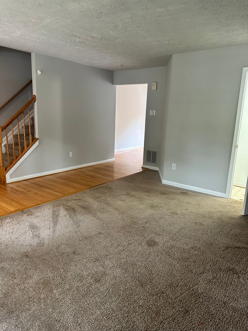 Spacious Townhome for Rent! Finished Basement! W/D! Available Now! – photo 3