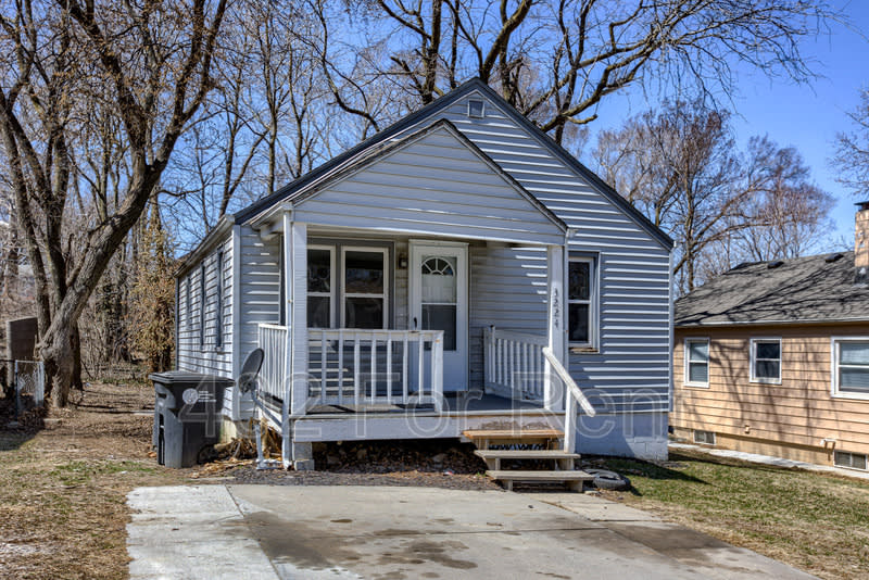 3224 North 40th Street – photo 1