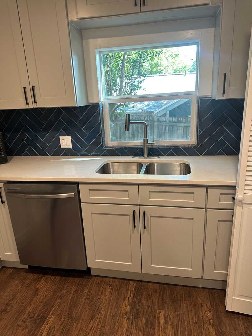 Large 5 Bedroom House in North Campus! – photo 4
