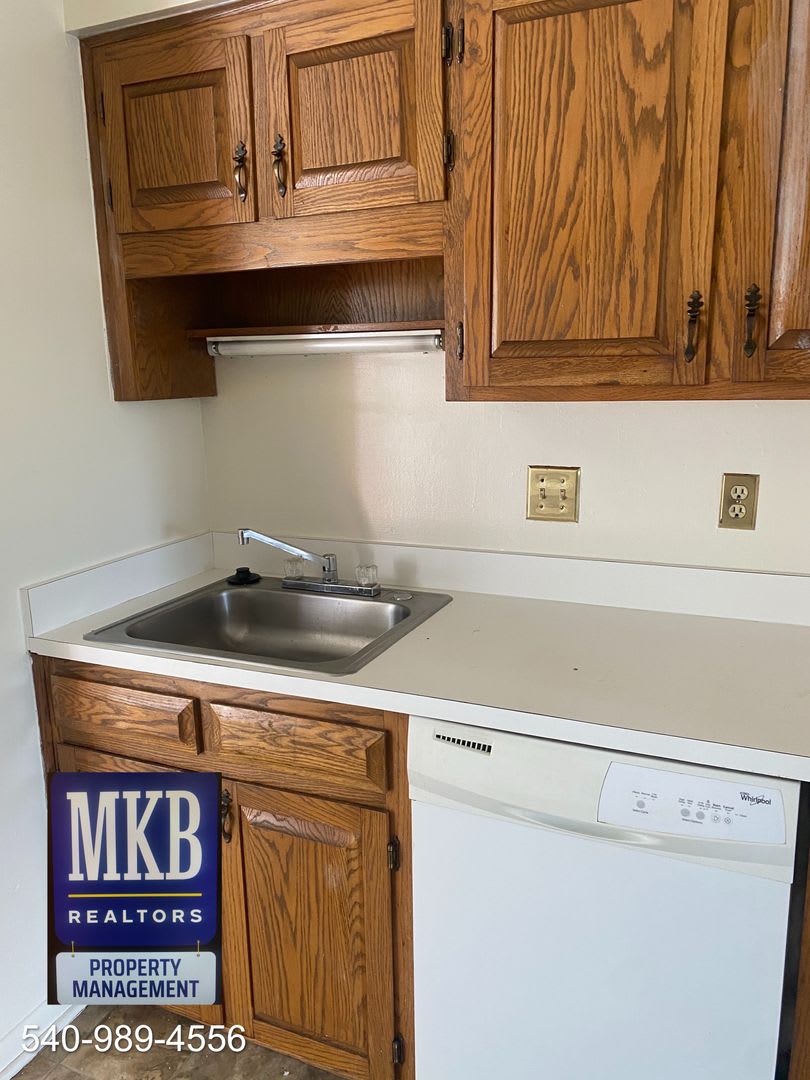 Salem Townhouse – photo 3
