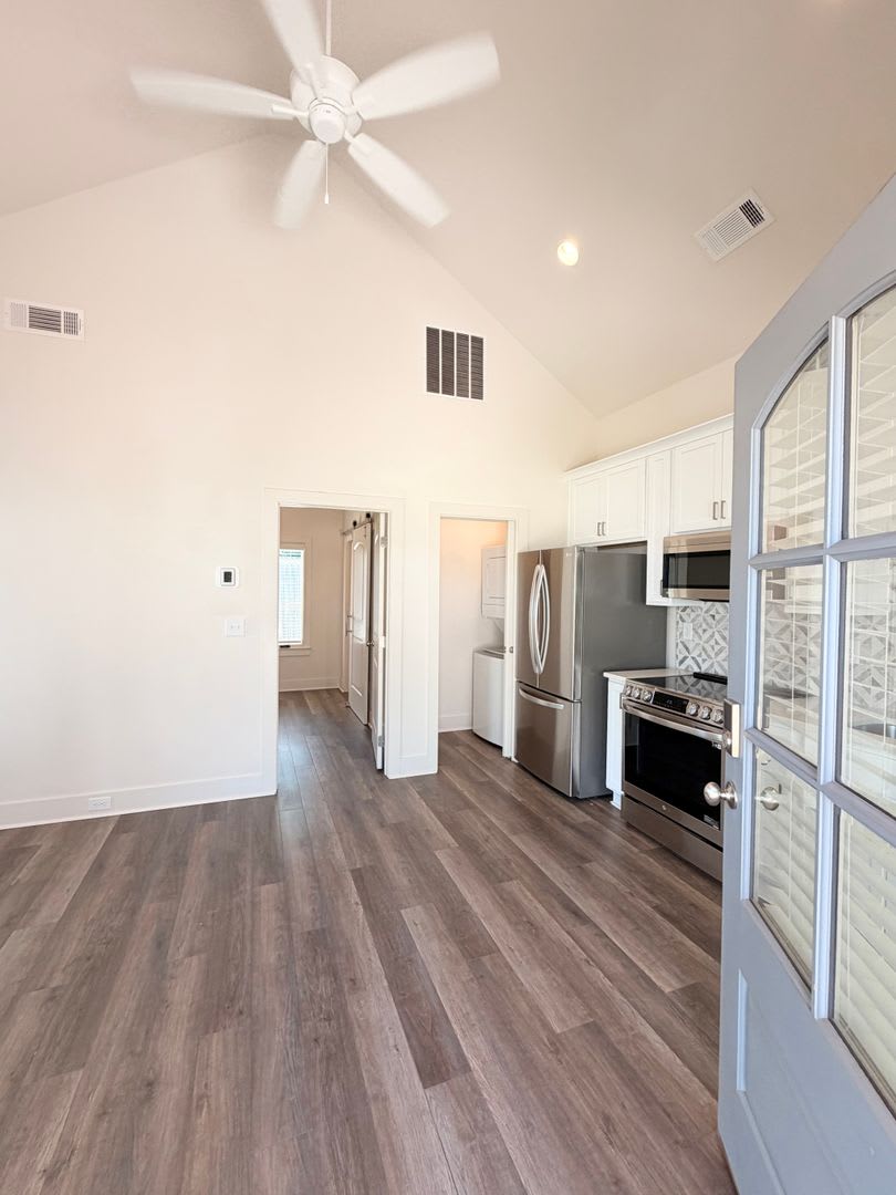 1Bed/1Bath Available in The Cottage District! – photo 3