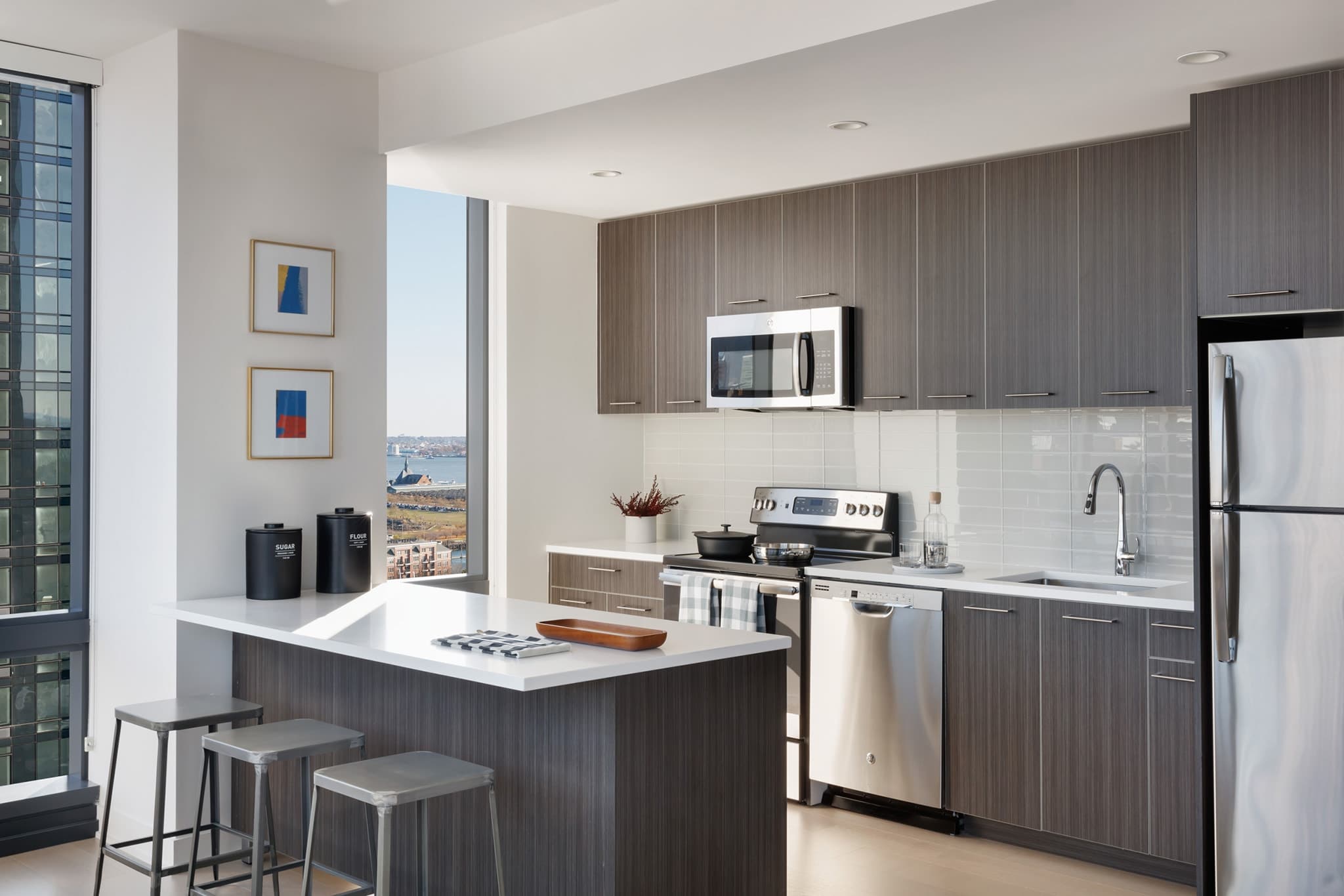 Vantage Collection – photo 2