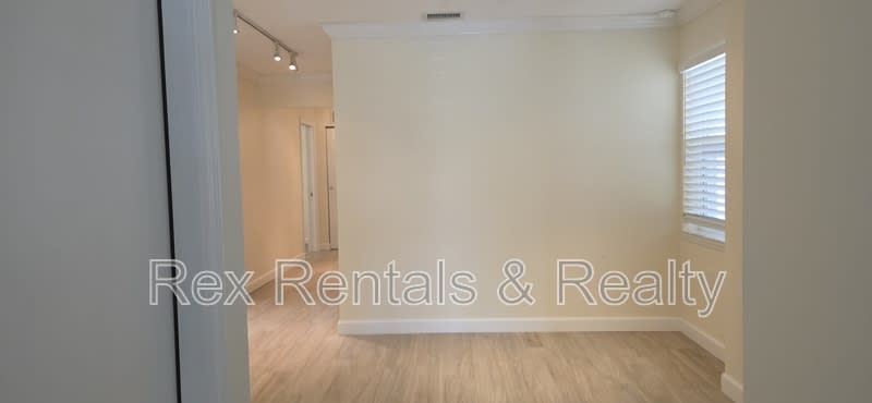 4095 14th Street Ne – photo 4