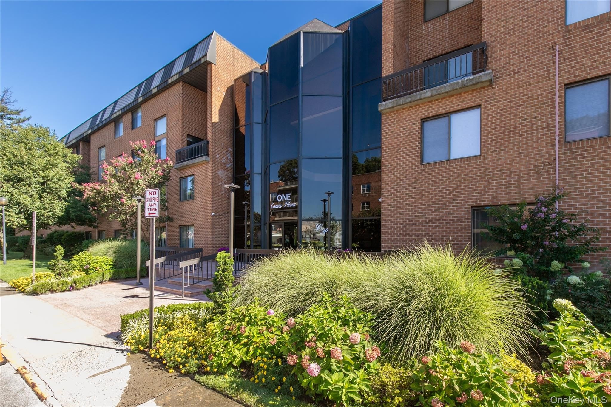 1 Ipswich Avenue – photo 1