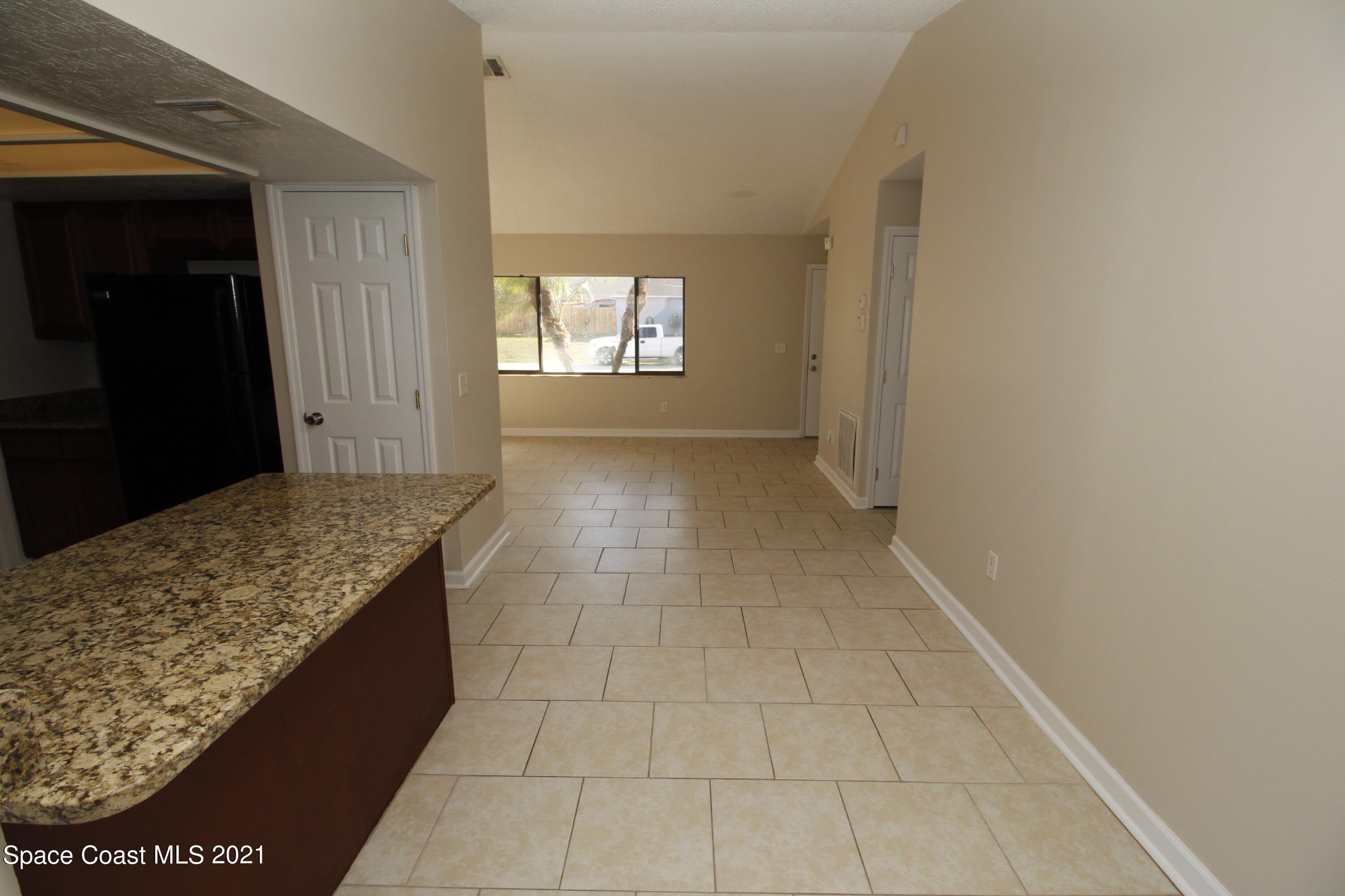 907 Commerce Road SE – photo 5