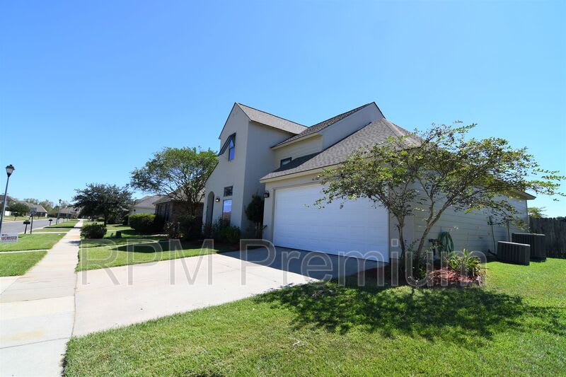 2582 Boudreaux – photo 3