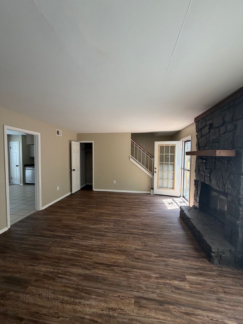 Beautiful 2 Bed, 2.5 Bath Townhouse in Memphis! – photo 2