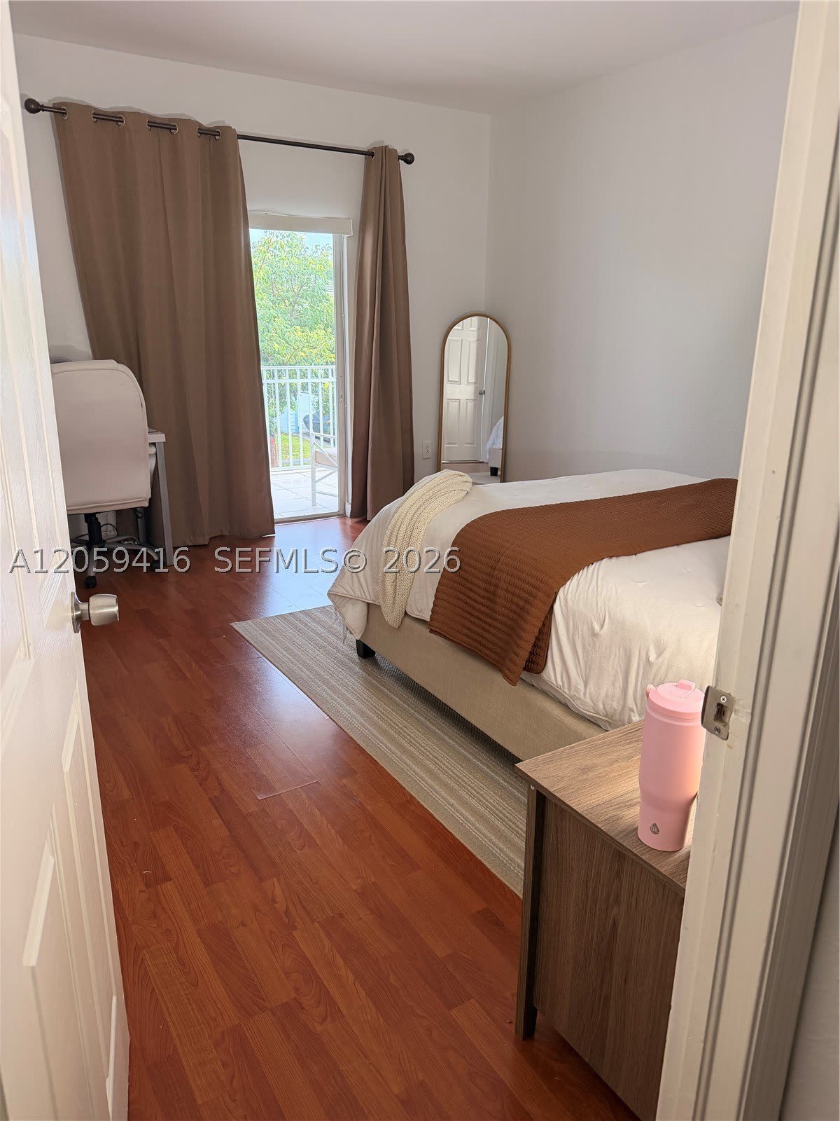 3175 NE 4th St – photo 4
