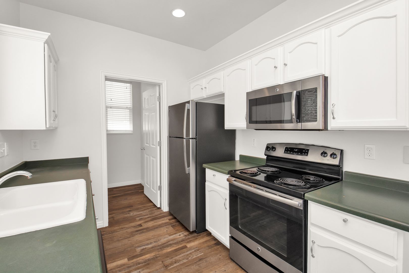Beautiful 3 Bed 2 Bath Pet Friendly Home In Amazing North Salt Lake Available On September 10Th – photo 5
