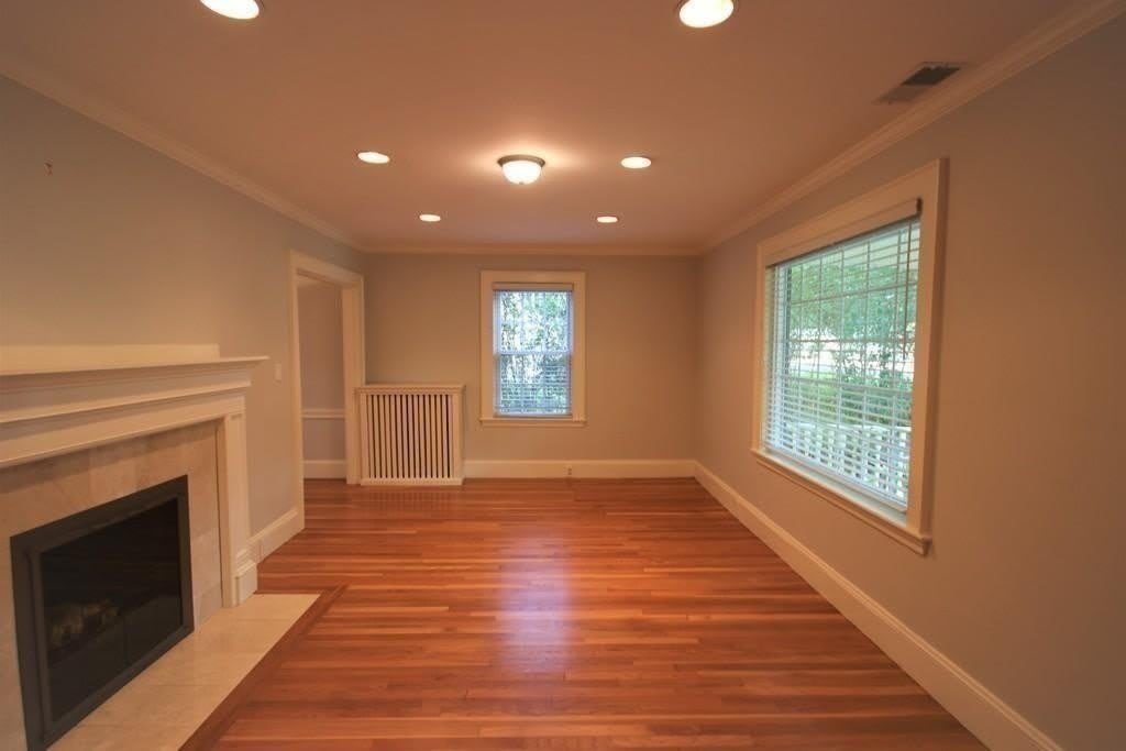 30 Farmcrest Ave – photo 2