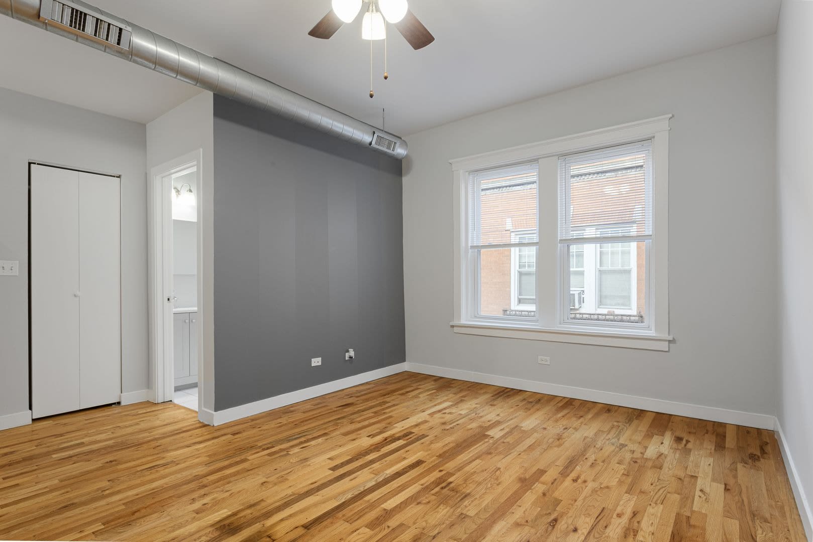 7456 N Greenview Ave – photo 4