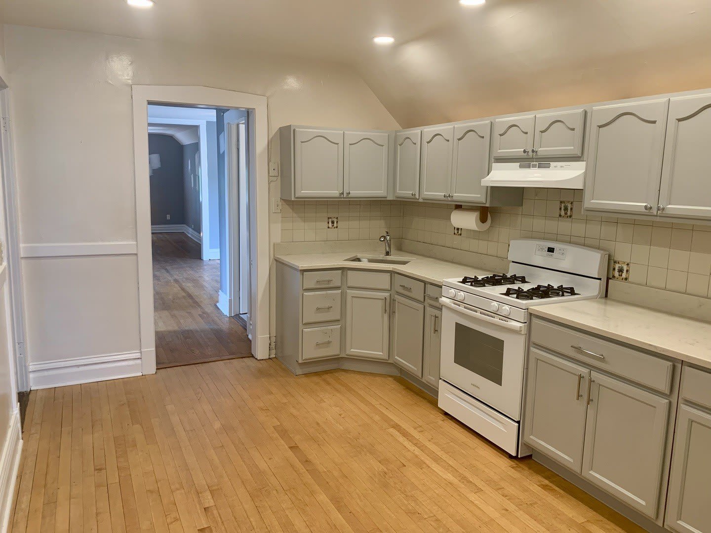 1940 W Eddy Street – photo 3