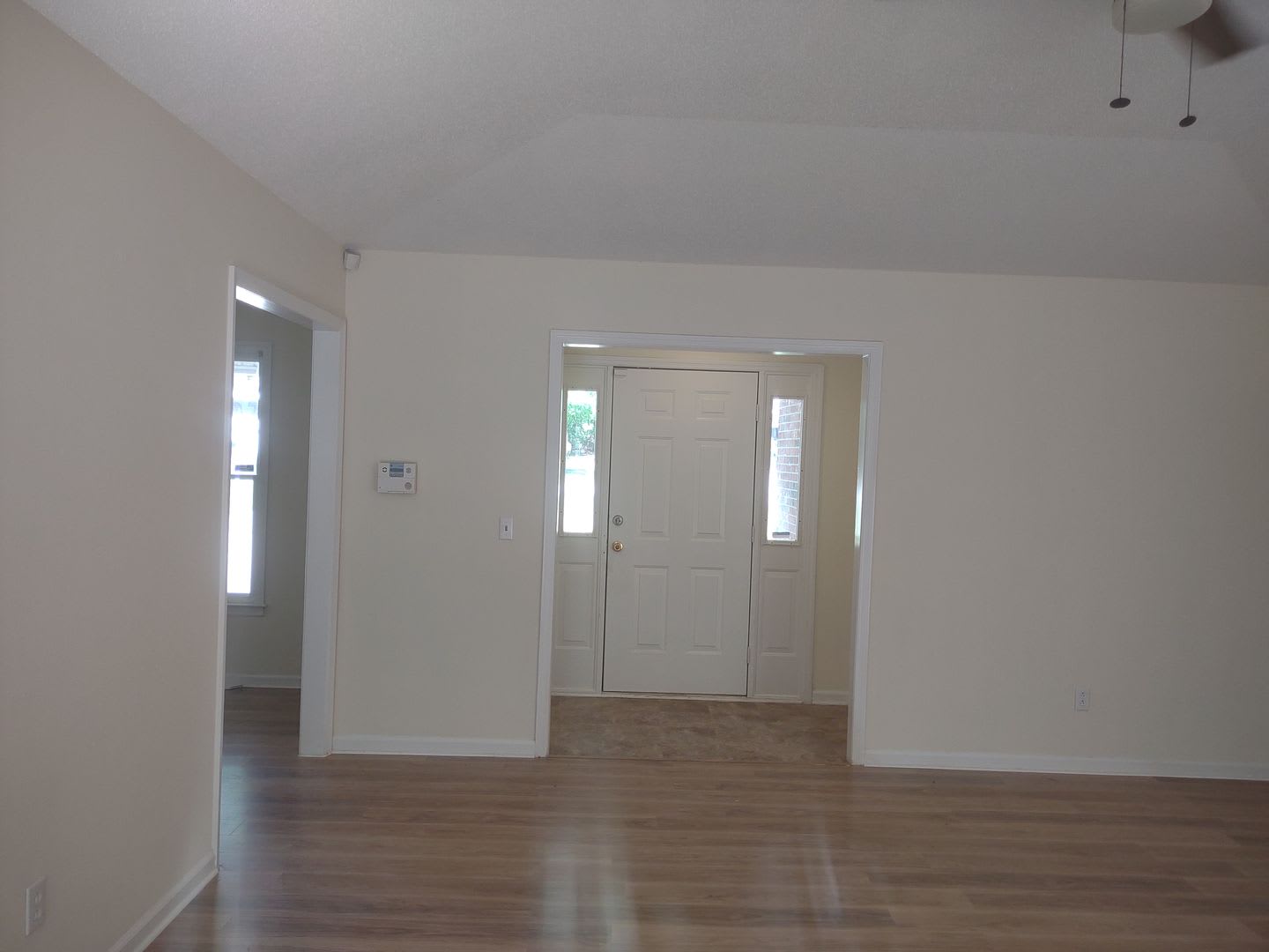 Wonderful Three Bedroom Home in Northeast Columbia! – photo 3