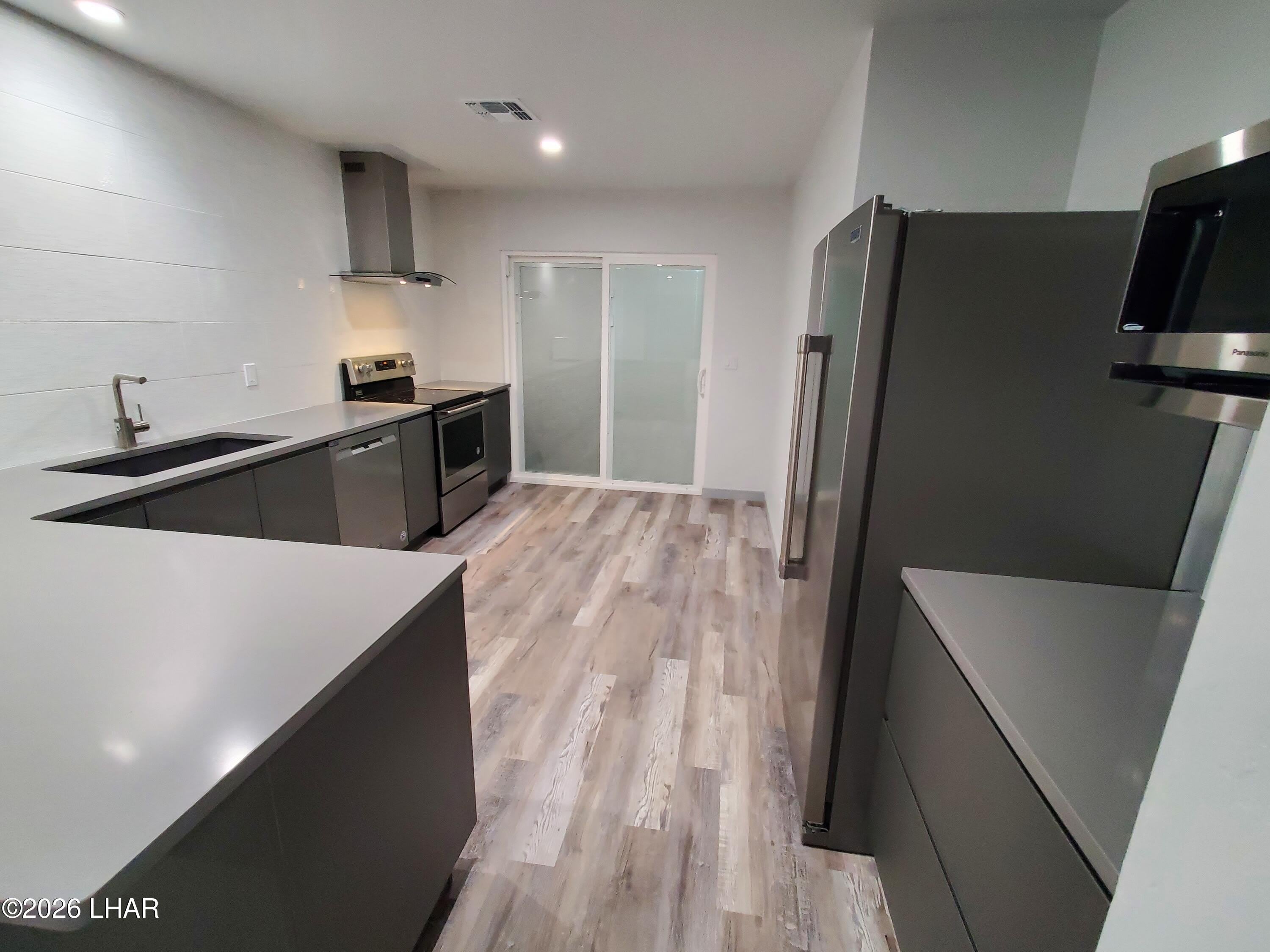 410 Hummingbird Dr – photo 4