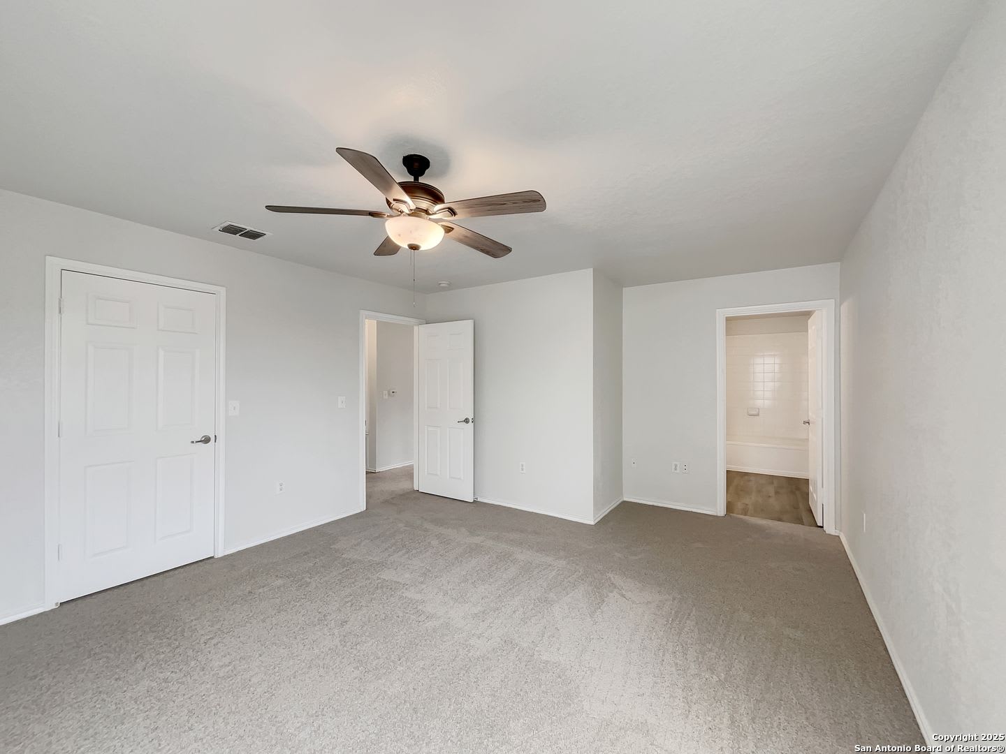 Charming 3 Bedroom 2 Bath home in Northeast Crossing. – photo 3