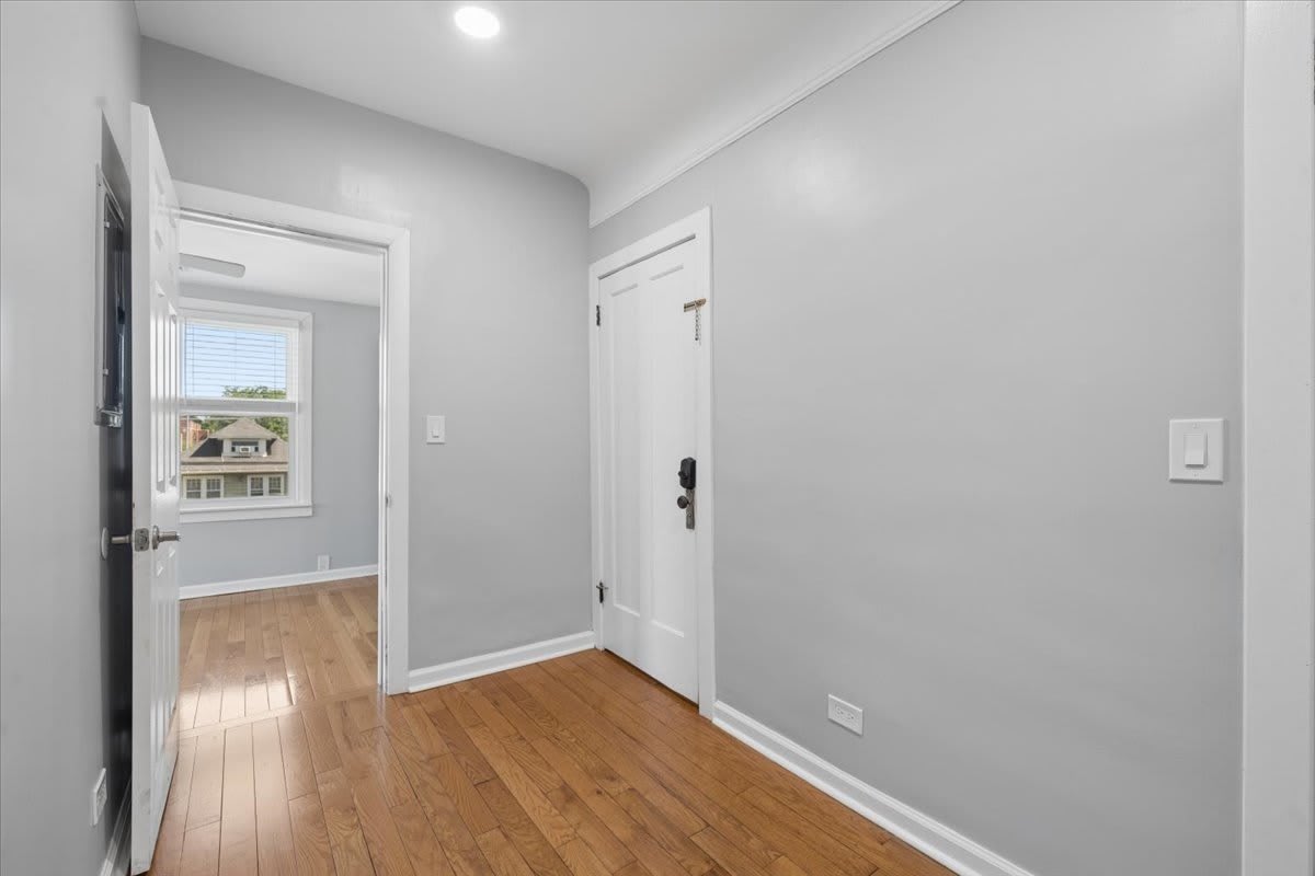4928 W Eddy Street – photo 3