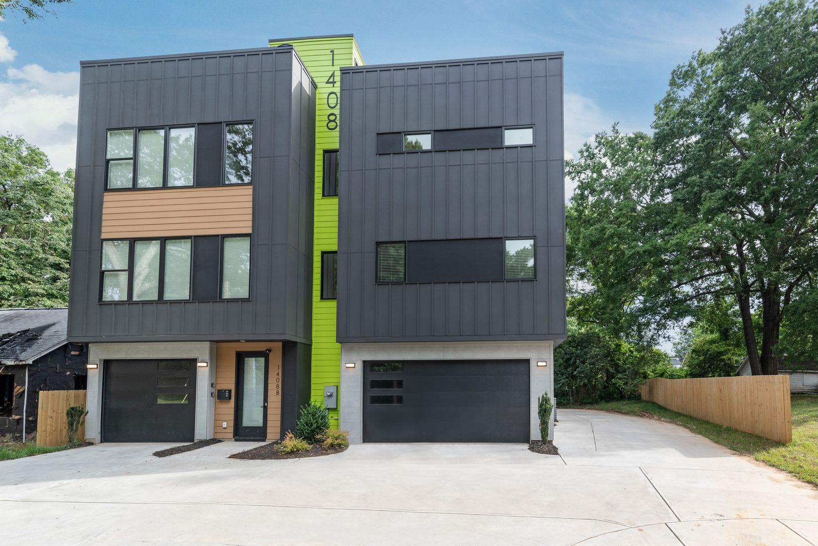 (Coming Soon) Move-in Ready Modern Townhome!! – photo 2