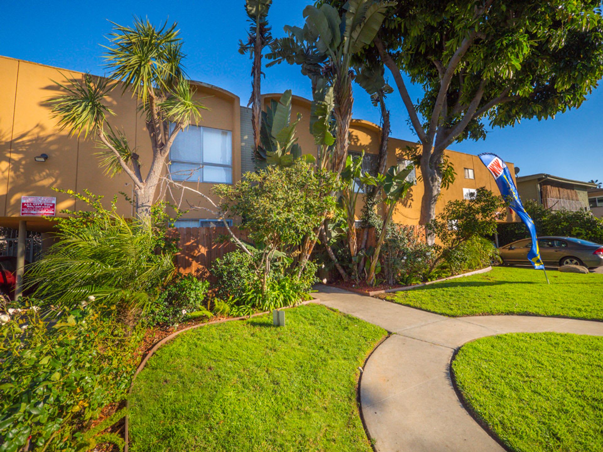2010 Garth Ave – photo 1