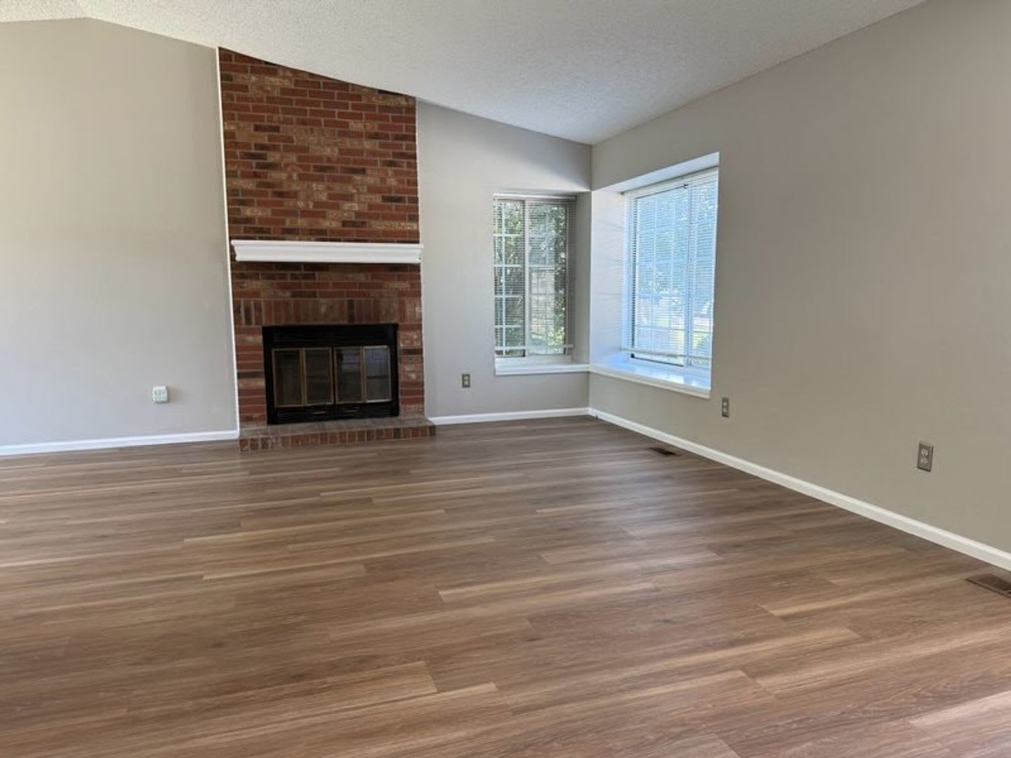 3 bed, 2 bath tri-level home – photo 3