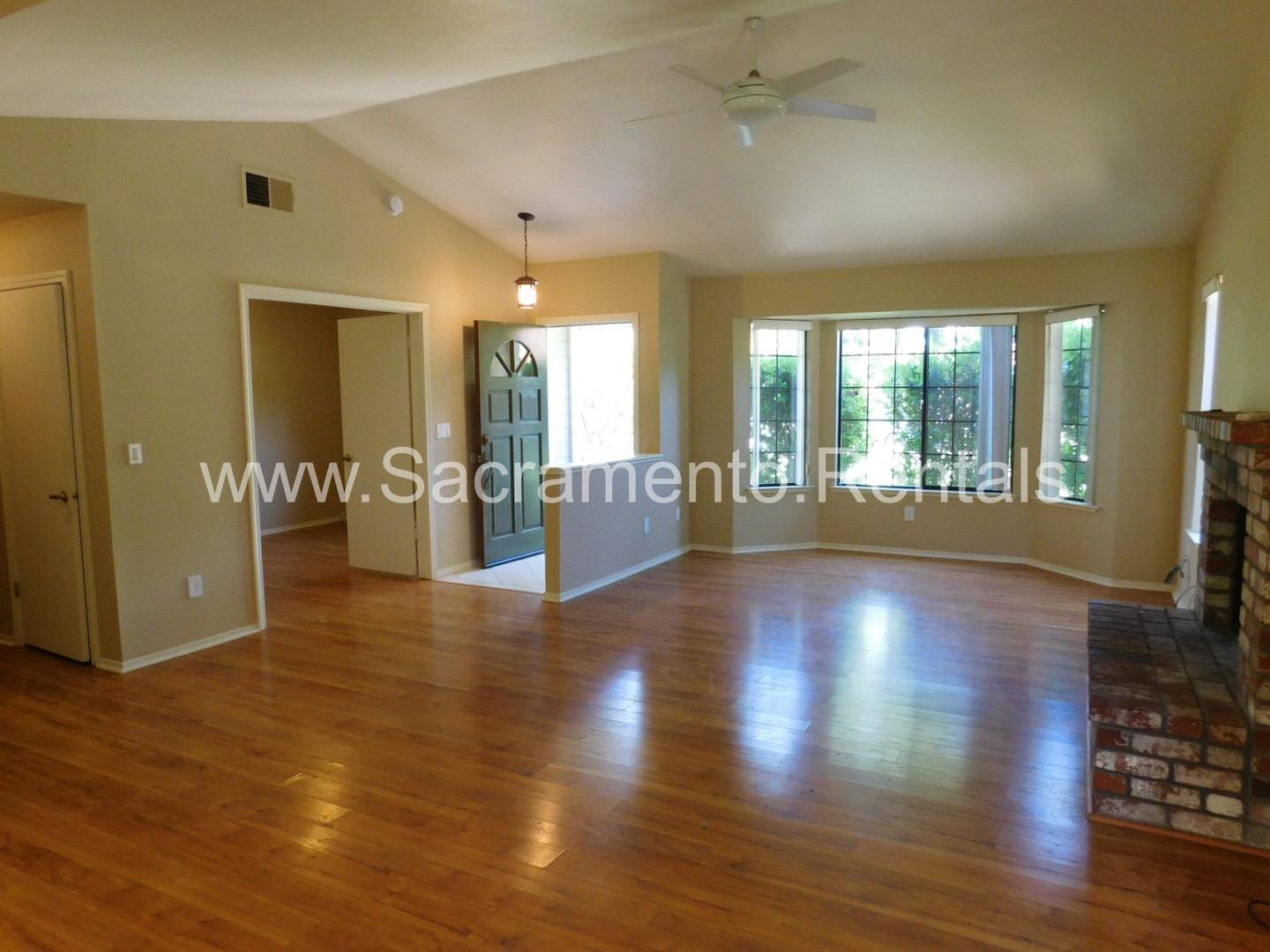 Charming Fair Oaks 3Bd 2Ba Home Near Fair Oaks San Juan Ave – photo 4