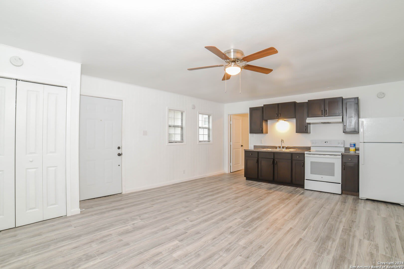 215 Greenlawn Ave – photo 4