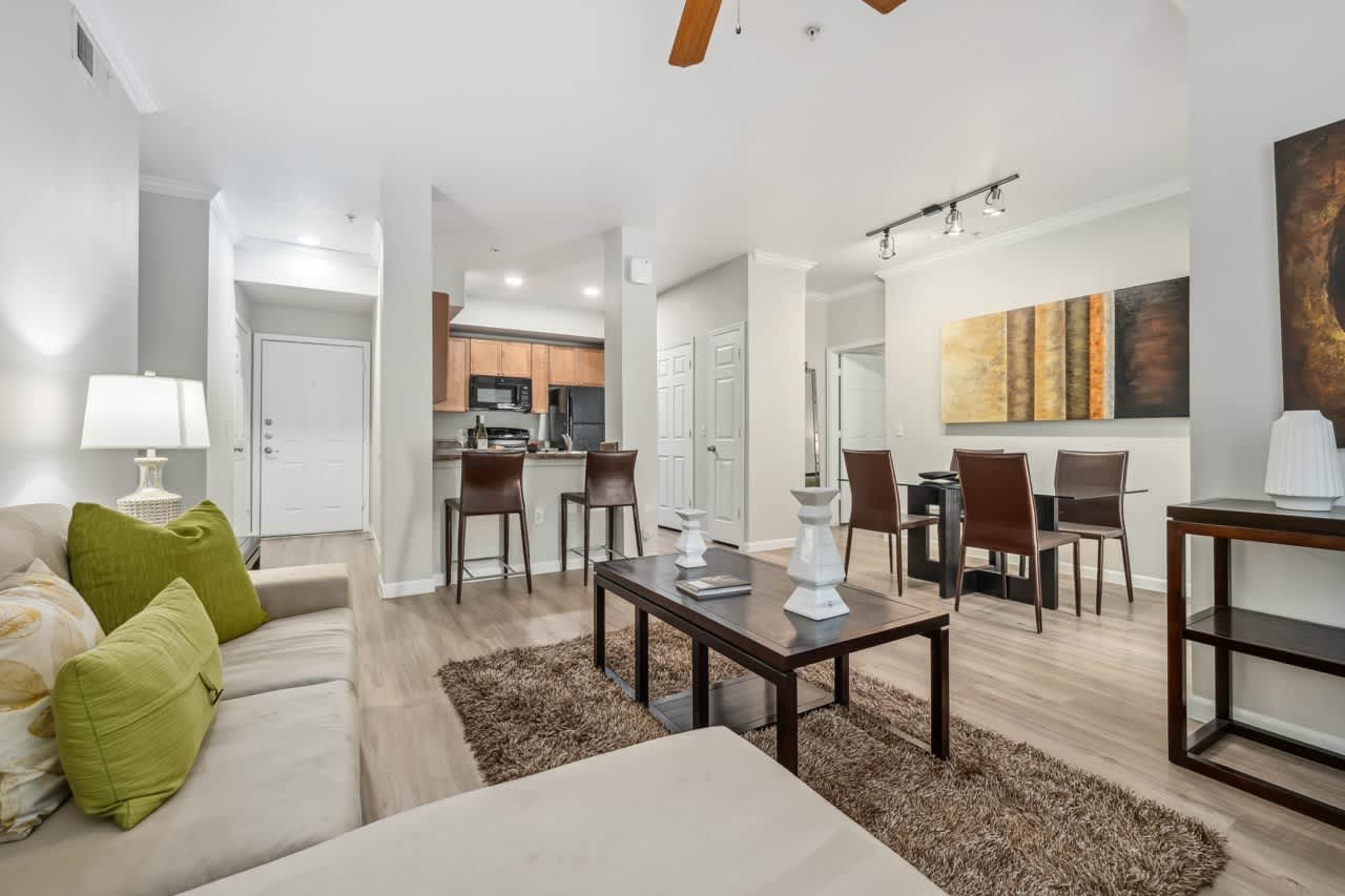 Residences at 4225 – photo 2