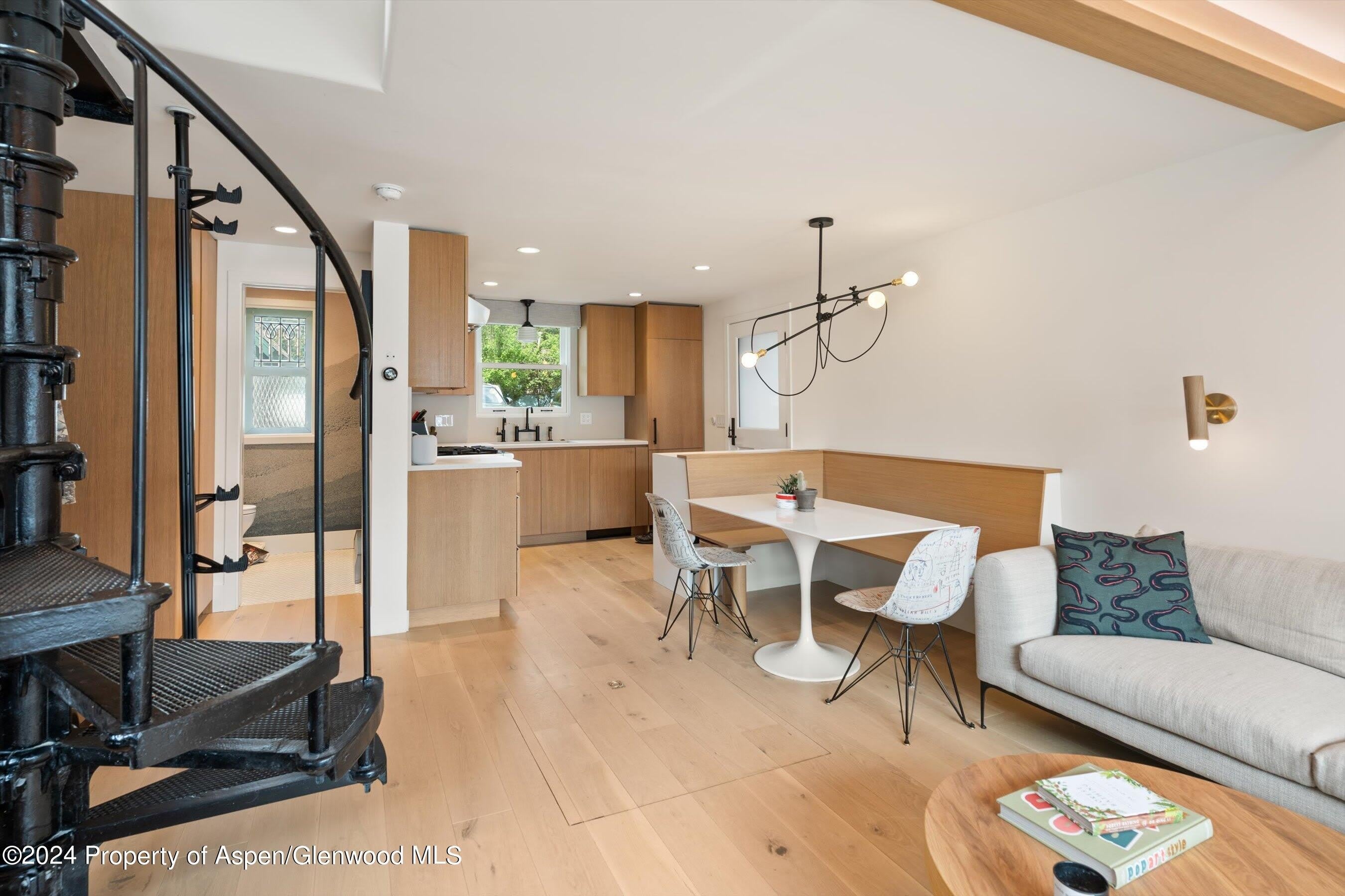 331 W Main Street – photo 4
