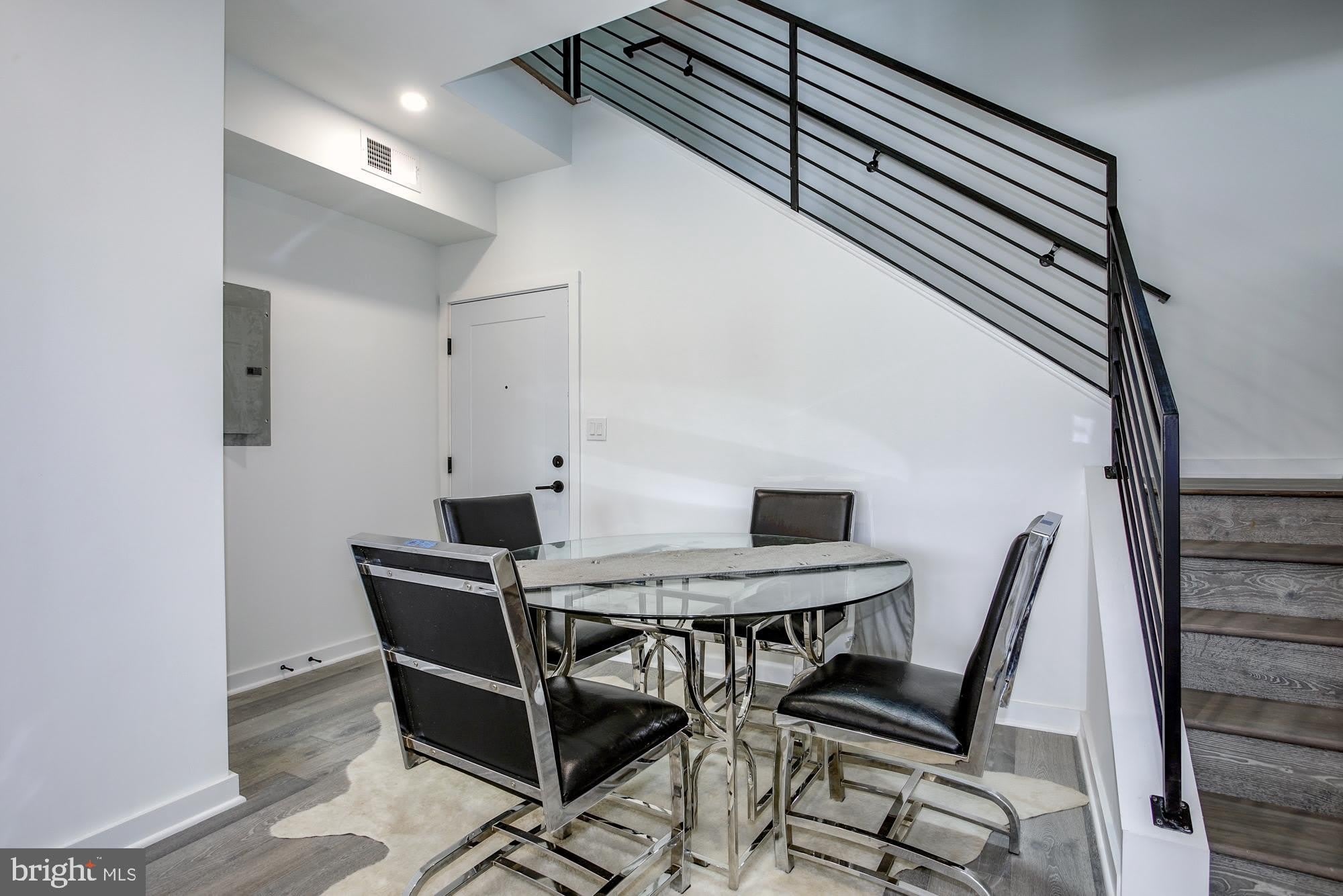 1730 MONTELLO Avenue NE – photo 4