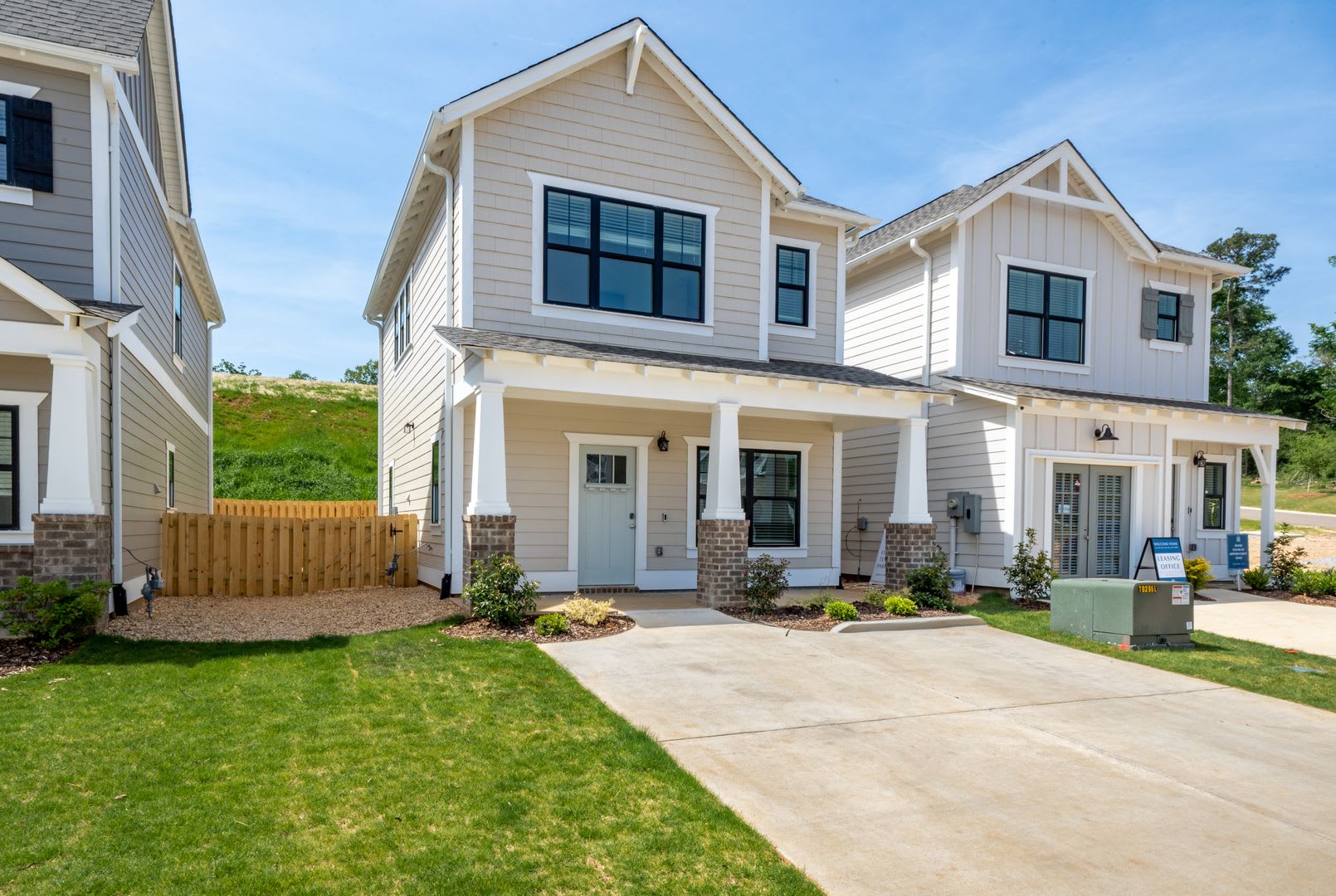 Smart Home with Amazing Community Amenities – photo 1