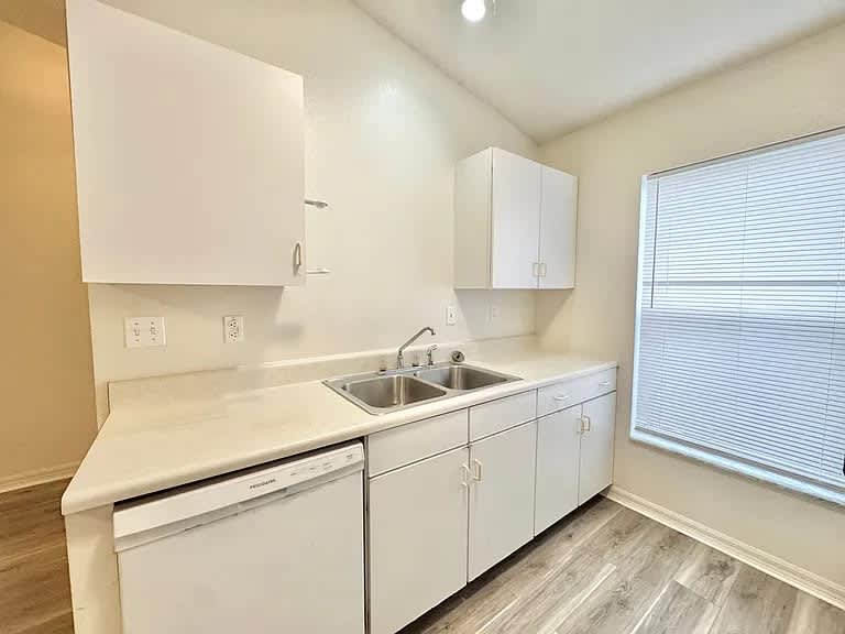 3228 Courtney Drive – photo 5