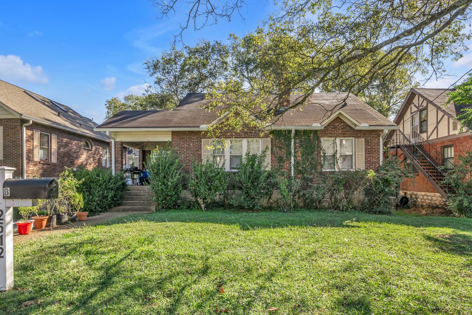 2bed 1bath Duplex – photo 1