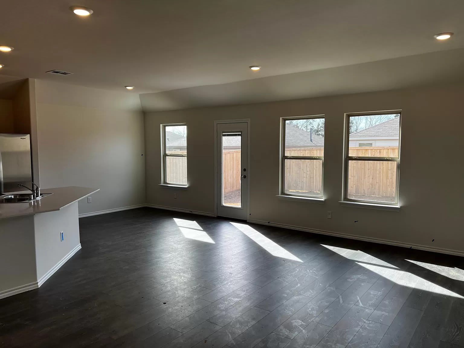 2304 Alamo Drive – photo 3