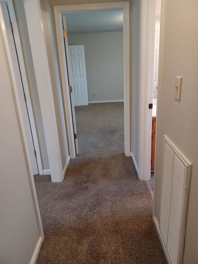 2 Bedroom 1 Bathroom Home with large backyard – photo 5