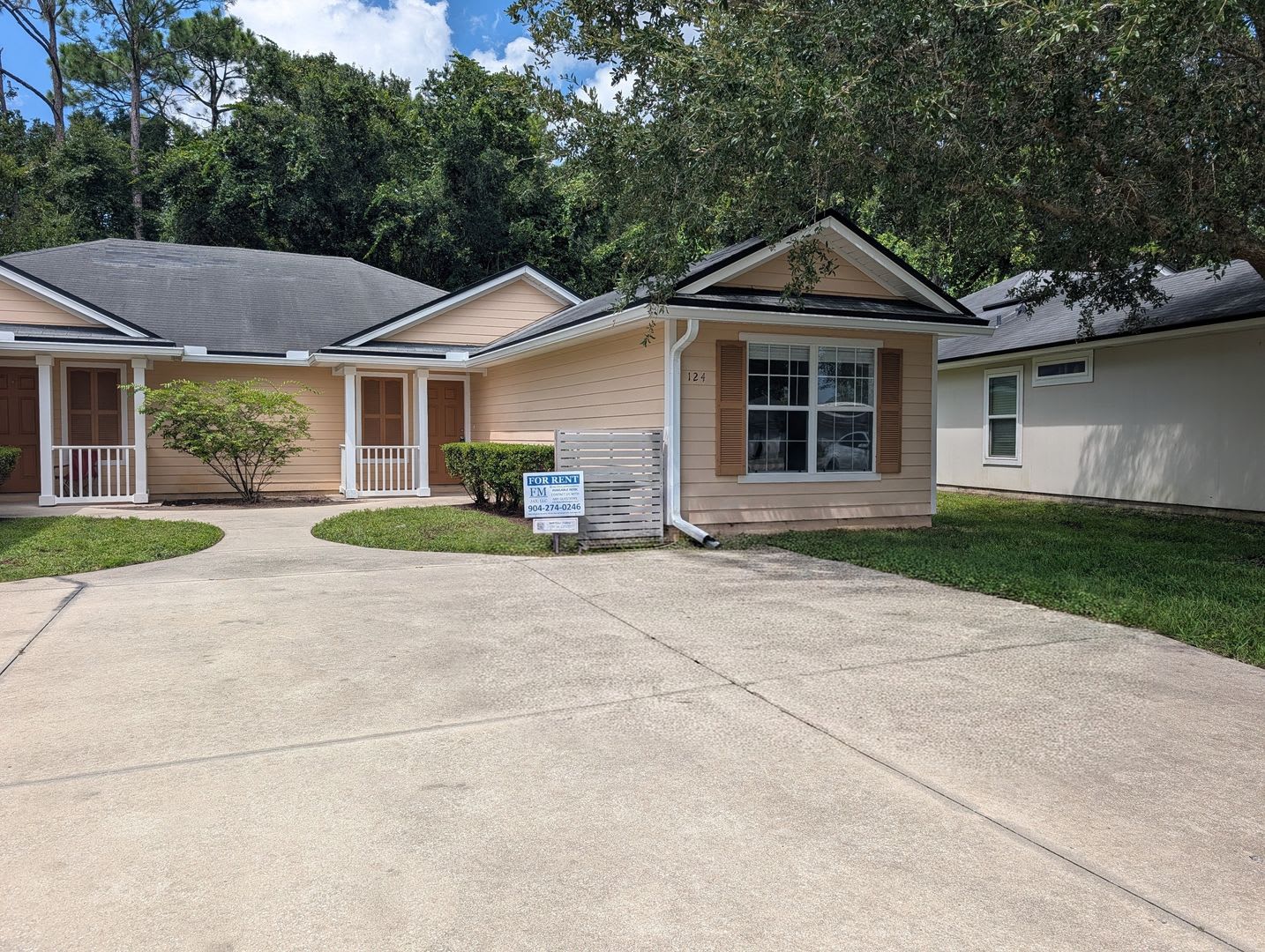 Special For This 3 2 Duplex On 12 Month Lease Currently Waiving Administrative Fees Of 250 If Apply Approved And Move In By End Of The September Ready For Immediate Move In – photo 2