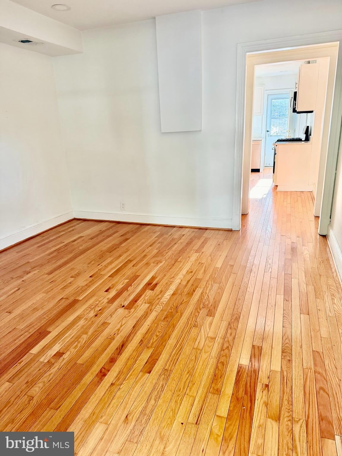 420 N HENRY Street – photo 3