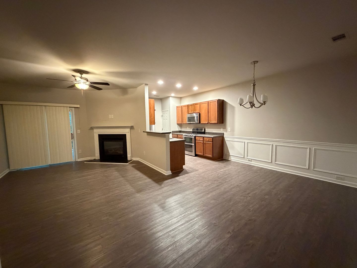 3 Bedroom 2.5 Bath Townhome in Great Location! – photo 3