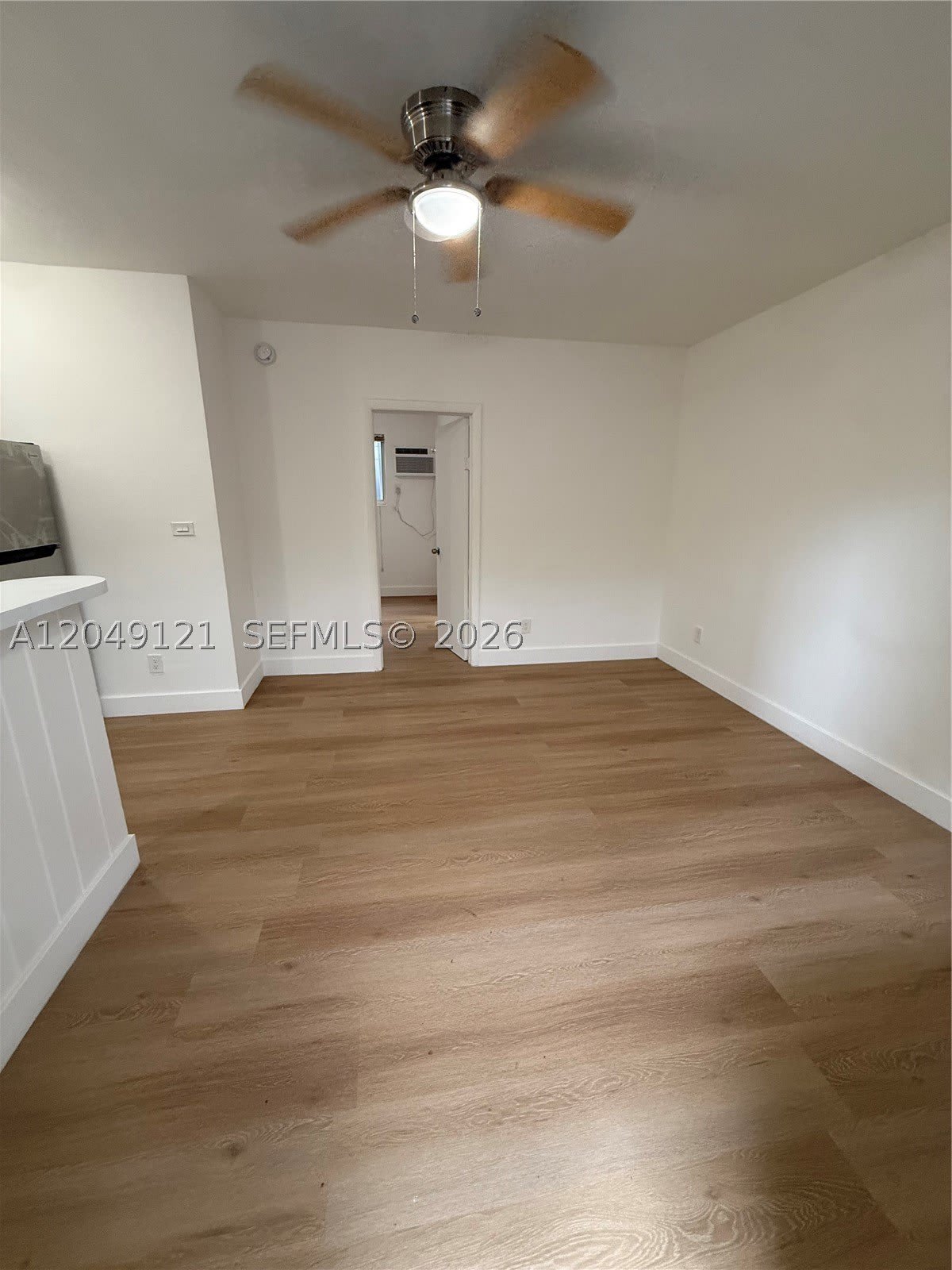 469 SW 3rd St – photo 3