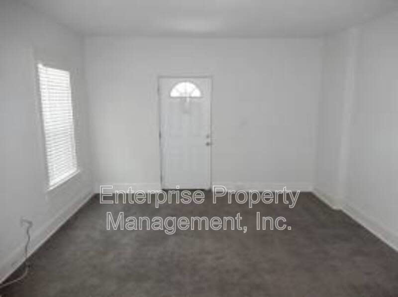 2360 Forest Ave – photo 4