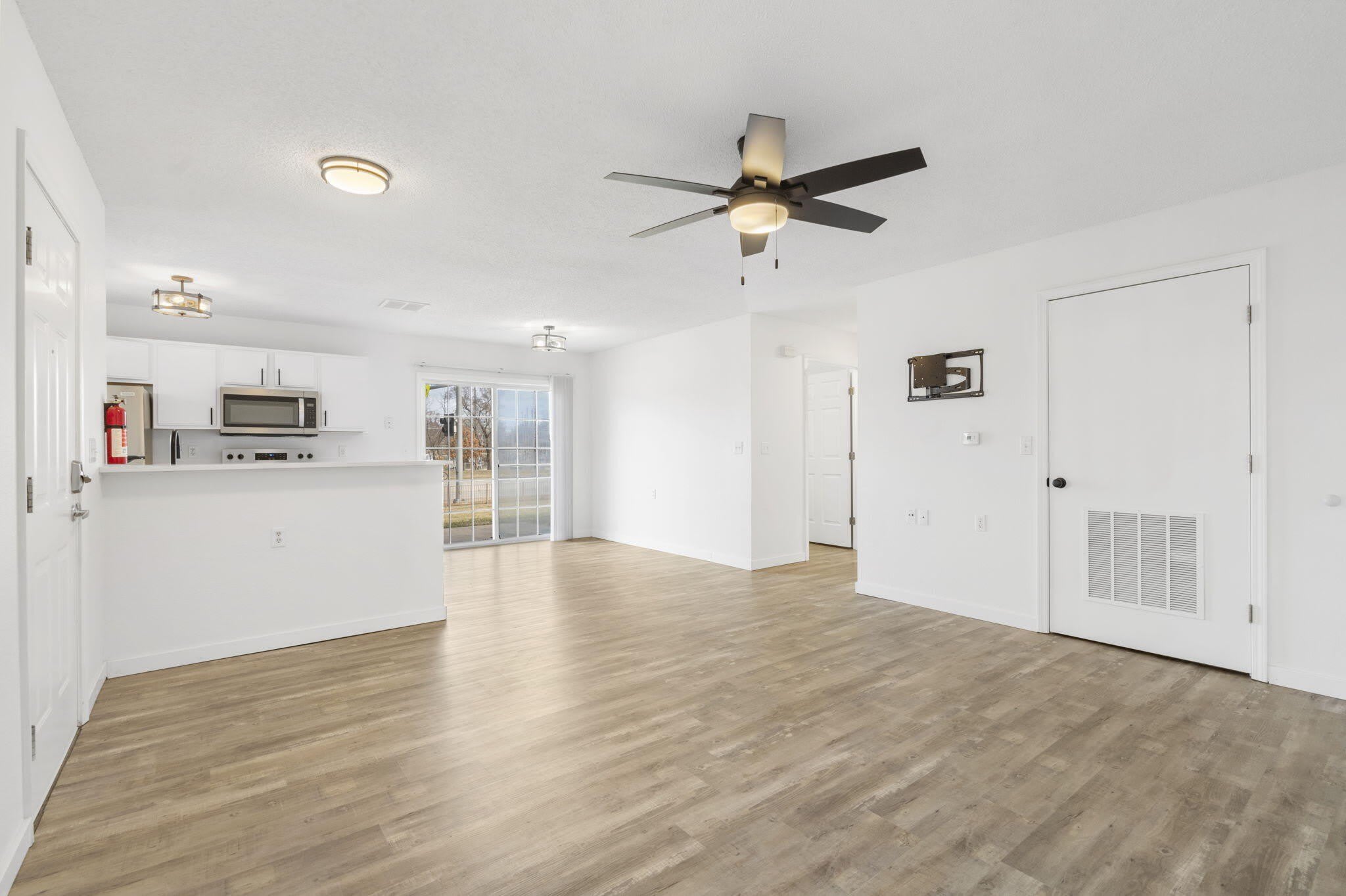 640 E Sunset Street – photo 5
