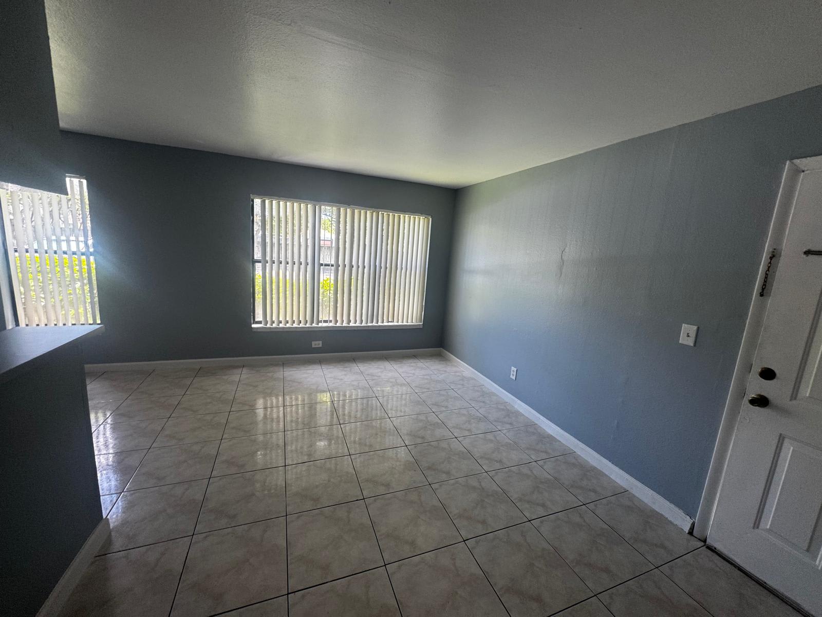 8793 NW 39th St – photo 2